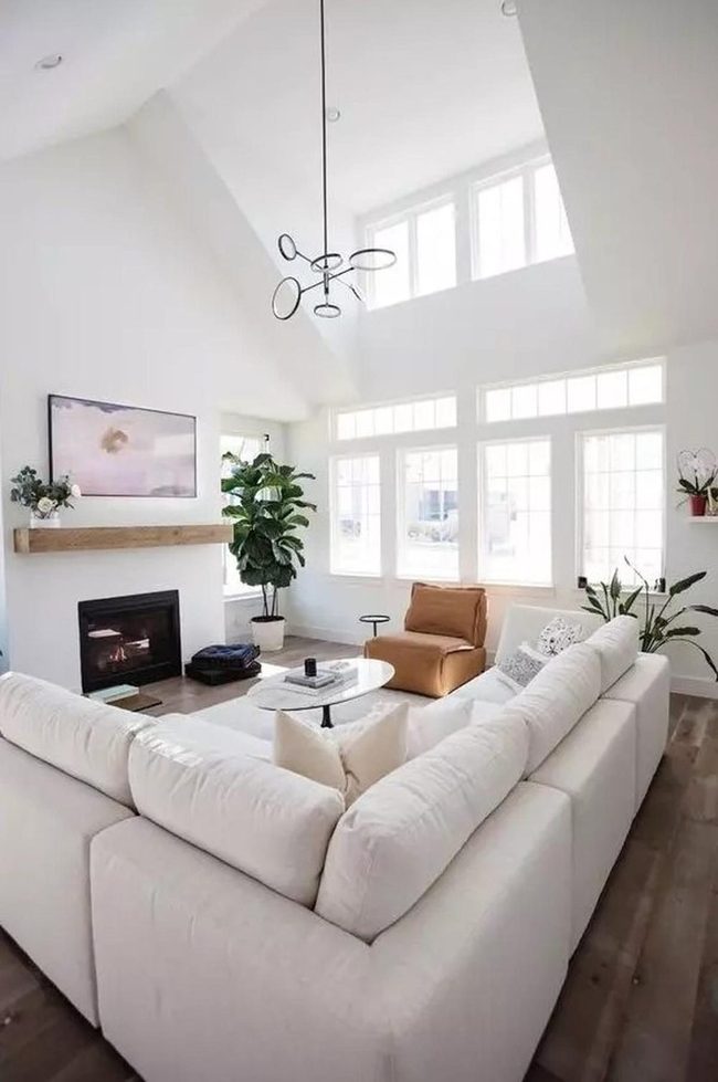 Sunlit Modern Living With Natural Wood
