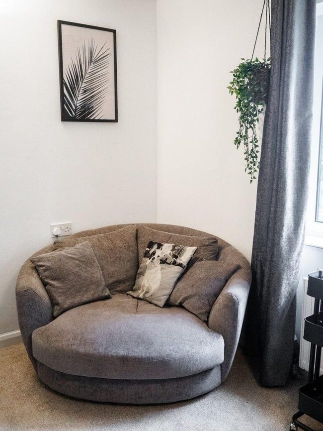 Plush Round Seating For Urban Spaces