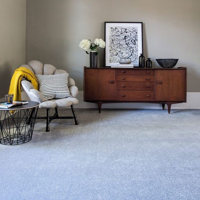 Neutral Carpet, Accent Color Pop