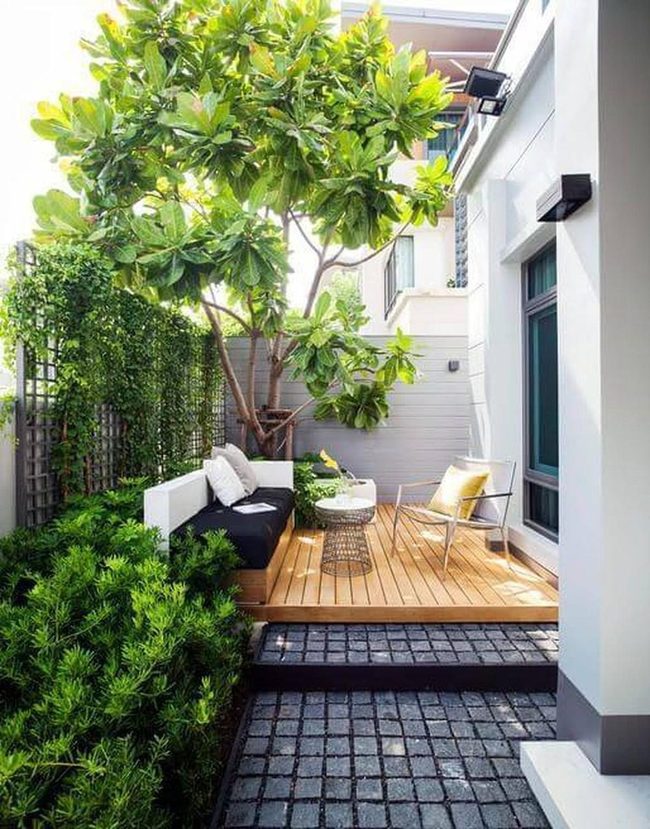 Shade Tree Anchors Modern Deck
