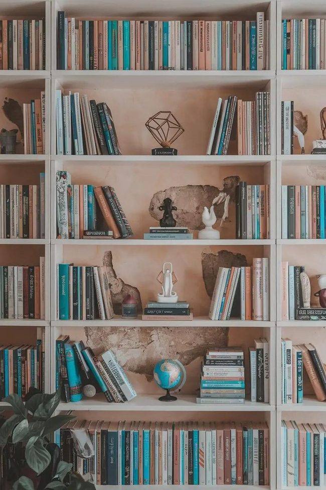 Small Sculptures Between Books