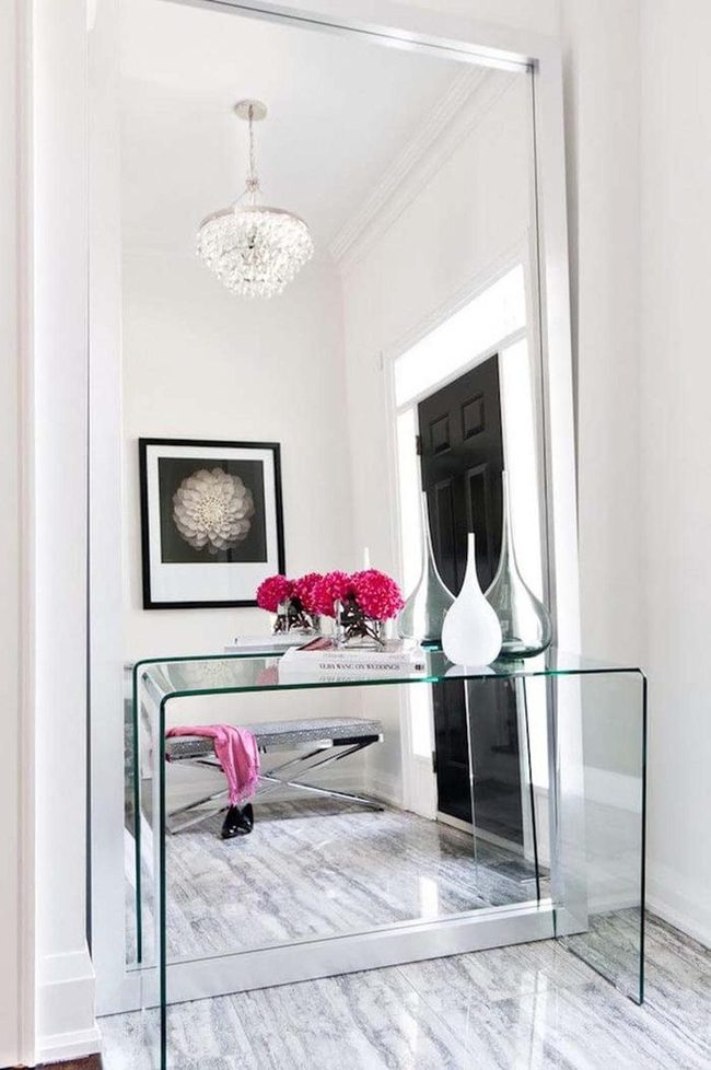 Transparent Glass Entry Statement