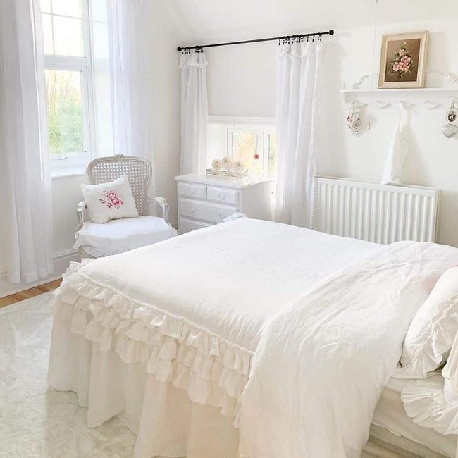 Soft White Layers, Peaceful Sleep