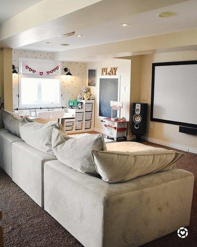 Large Screen Entertainment Hub