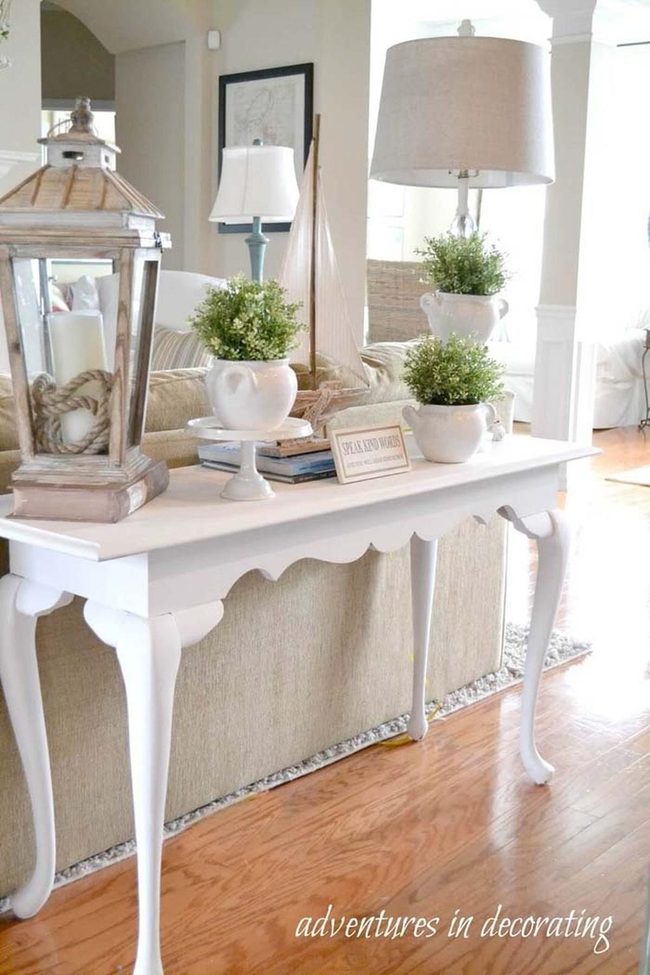 Curved White Elegance Table