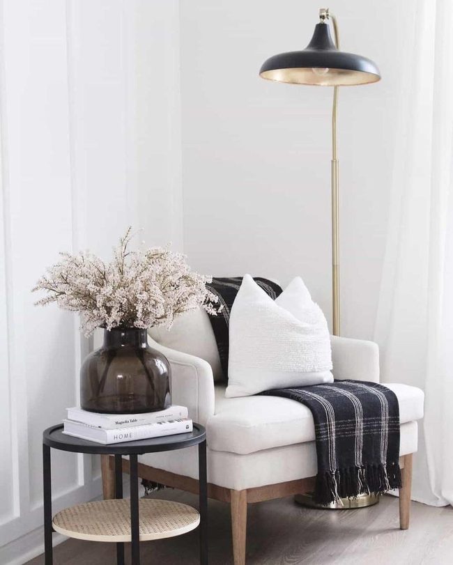 Black Gold Lamp Reading Nook