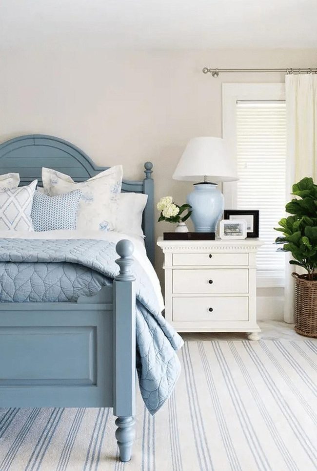 Turned Post Wooden Bed Blue Haven