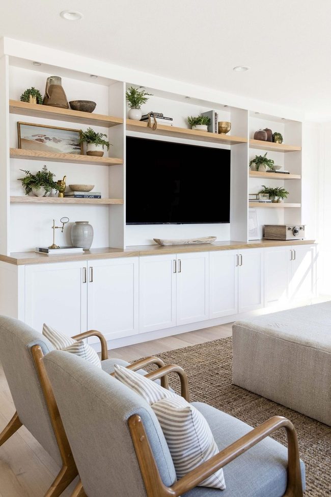 Tailored Wall Entertainment Built-In