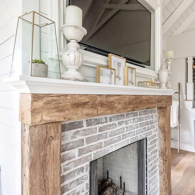 Weathered Wood Meets Modern Screen
