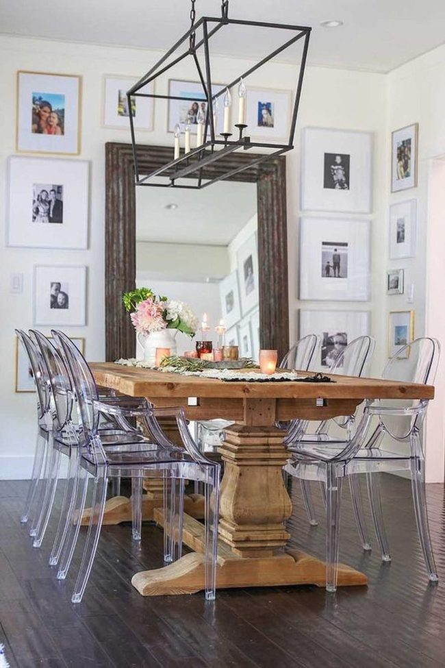 Wooden Table, Black Cube Light, Mirror Walls