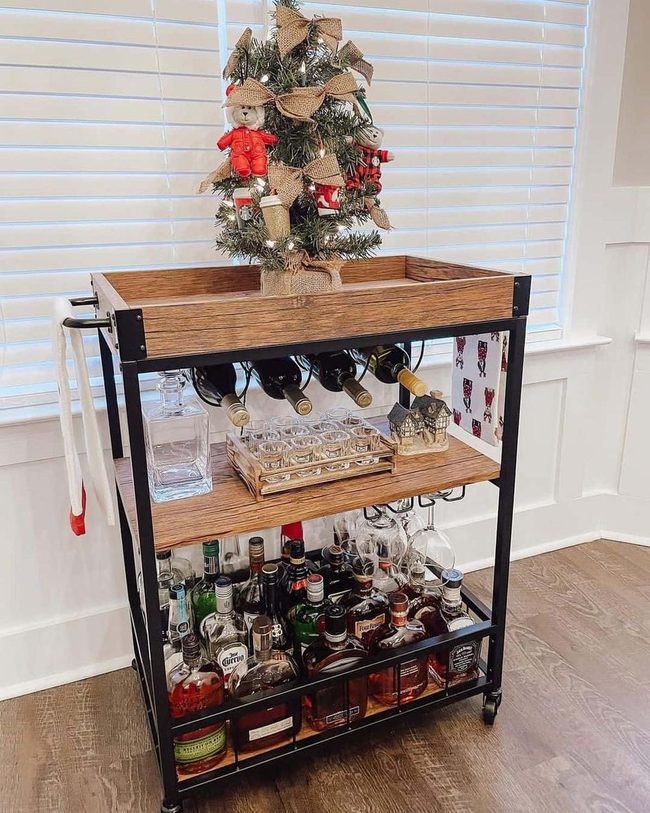 Light Wood Cart With Black Metal Legs