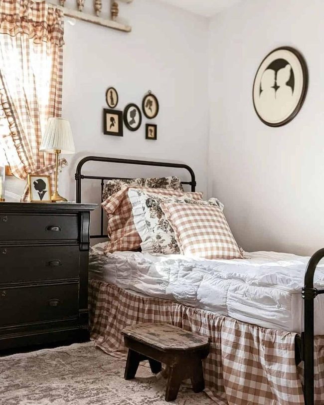 Rust Plaid Guest Bedroom Essentials