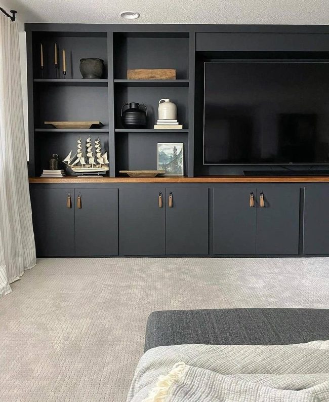 Black Console Cream Carpet Contrast