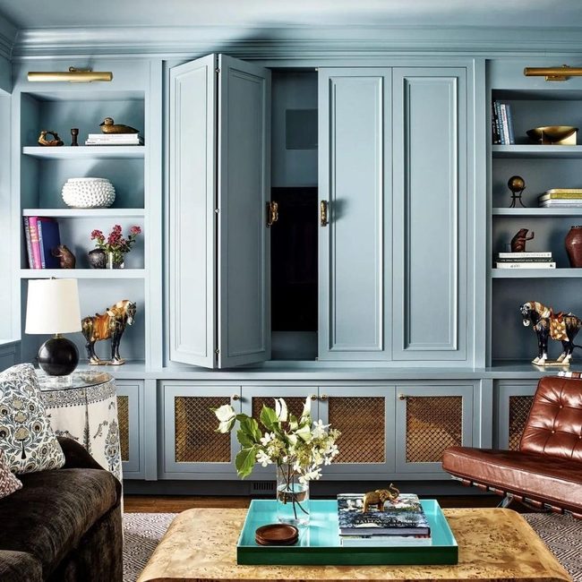 Wall-Integrated Storage With Timeless Appeal