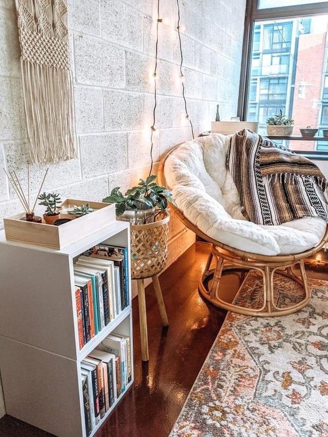 White Cushions String Lights Natural Wood