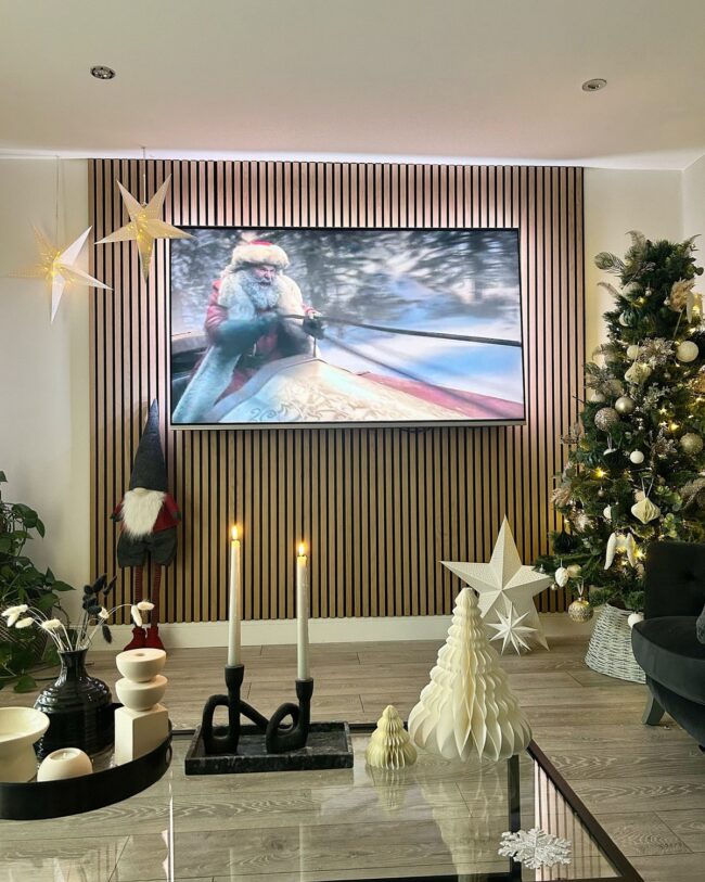 Modern Christmas Decor for Your Living Room