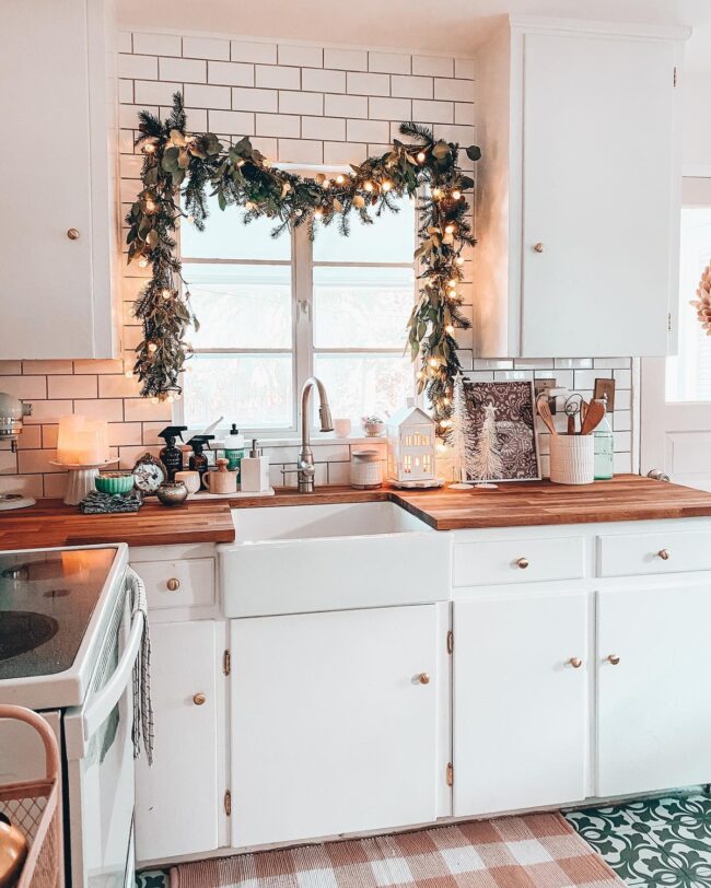 How to Choose the Right Window Decorations for Your Home Style