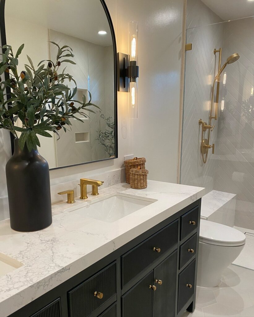 29 Fresh Apartment Bathroom Decor Ideas for a Trendy Look - Decor Rio