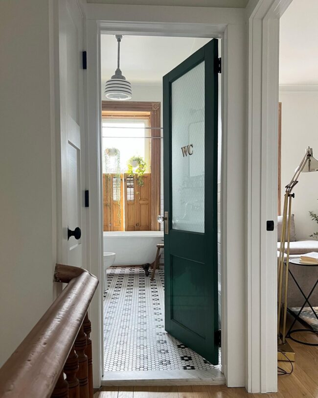 Must-have Features of a Transitional Bathroom