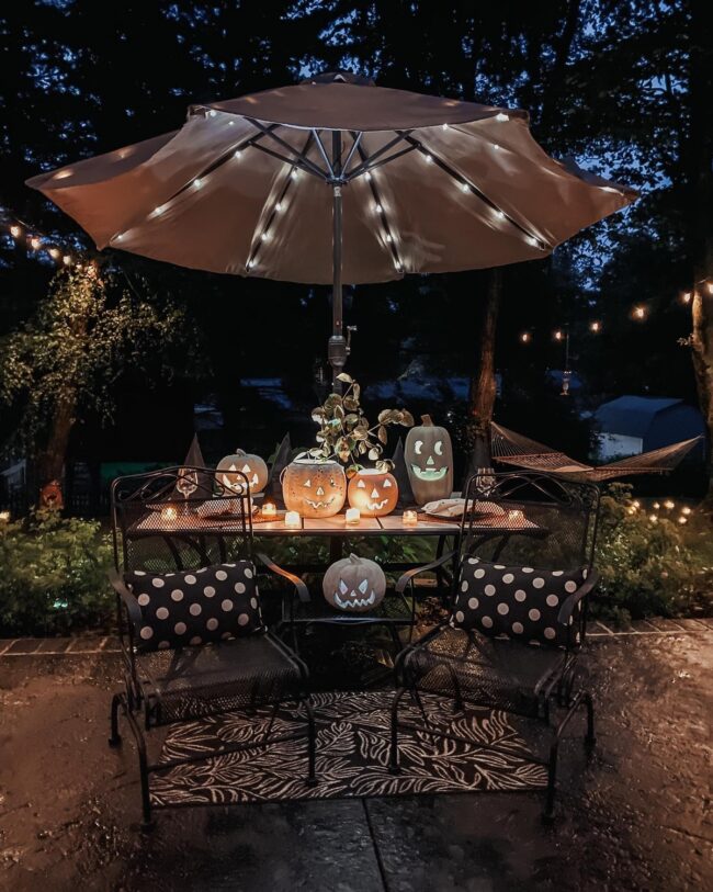 How to Combine Fun and Ultra-Spooky Features in Decors