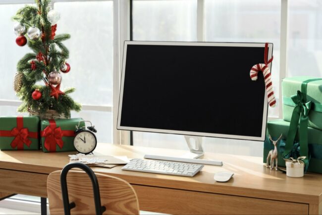 How to Choose the Right Christmas Theme for Your Office