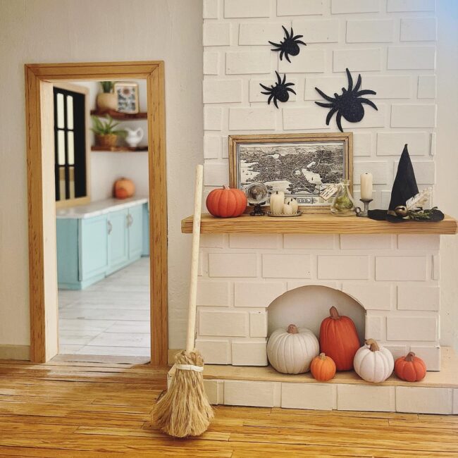 Charming Indoor Spider Accents