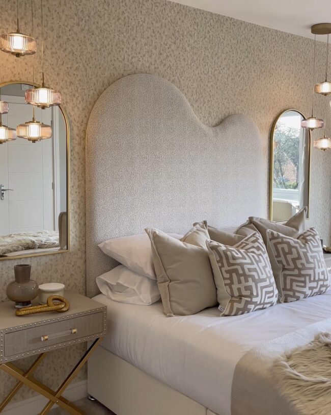 Curved Charm in Modern Furniture