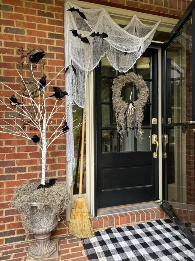 Creepy Decor for an Ominous Entryway