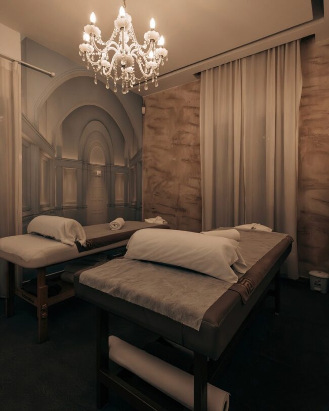 Romantic and Elegant Atmosphere