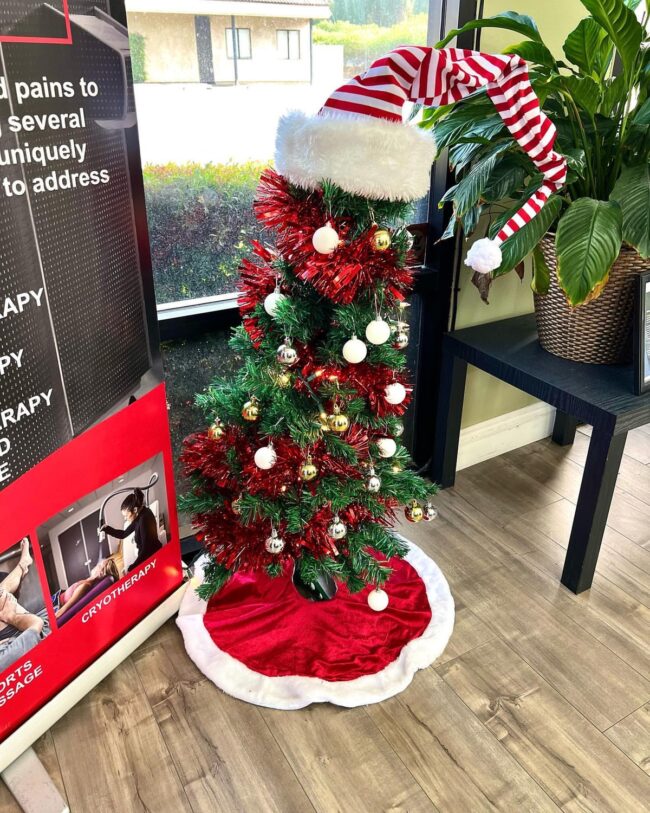Charming Elf-Inspired Holiday Tree Display
