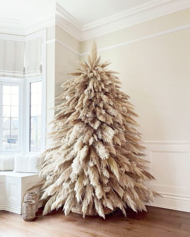 Pampas Grass Christmas Tree: Nature’s Fest