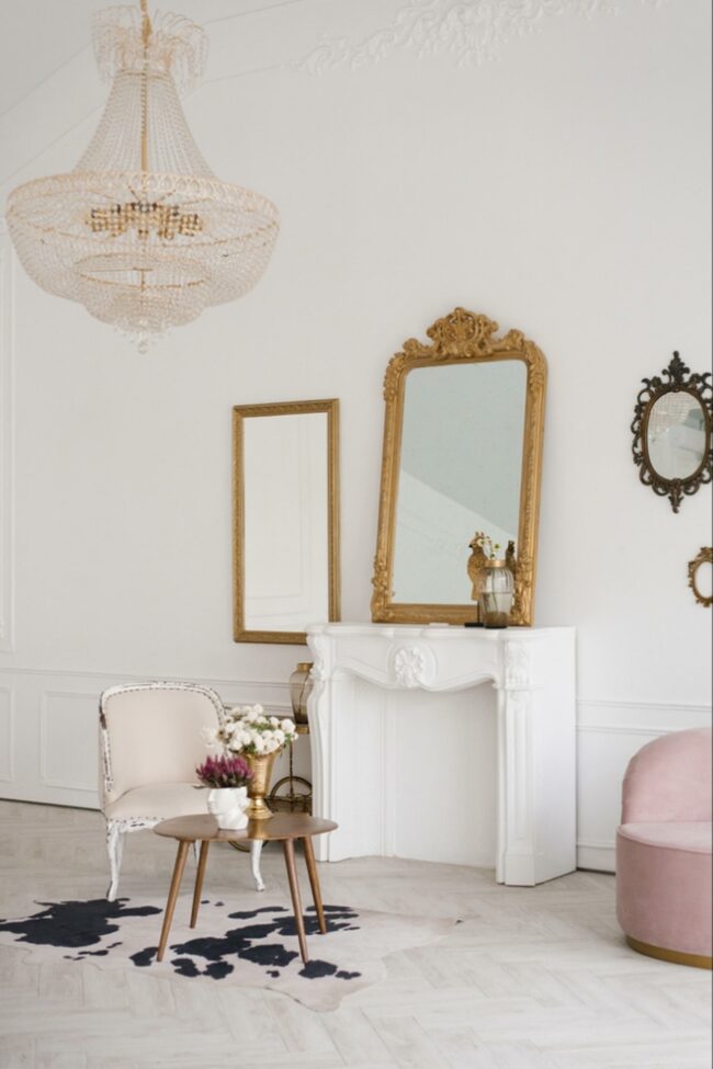 Do Gold Mirrors Work Well in Every Room for a Stylish Touch?