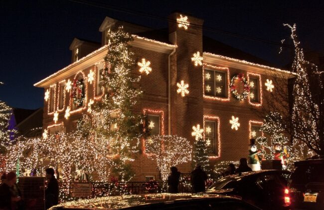 Enchanting Holiday Snowflake Lighting Showcase