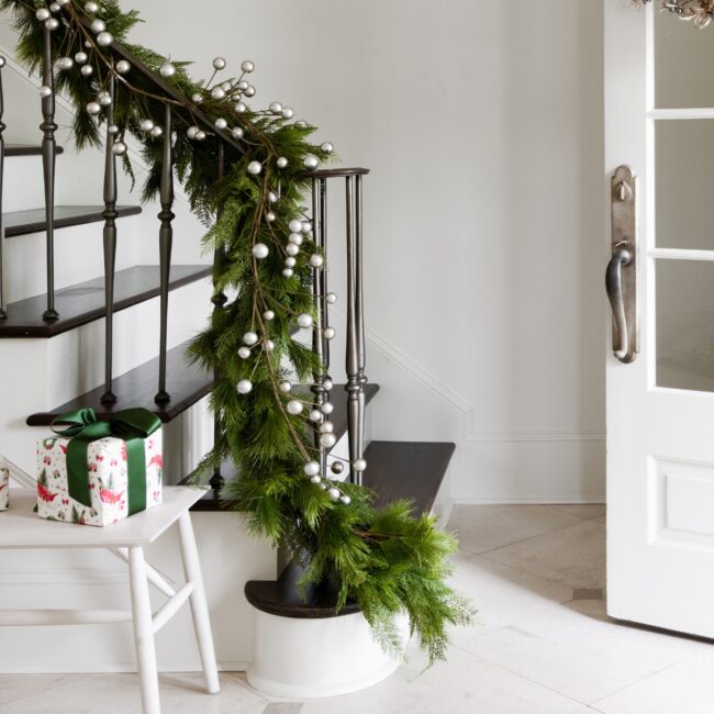 Striking Silver Details for Staircase Design