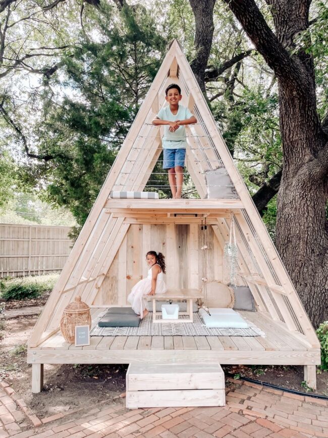 A-Frame Sanctuary in Nature for Playful Retreats