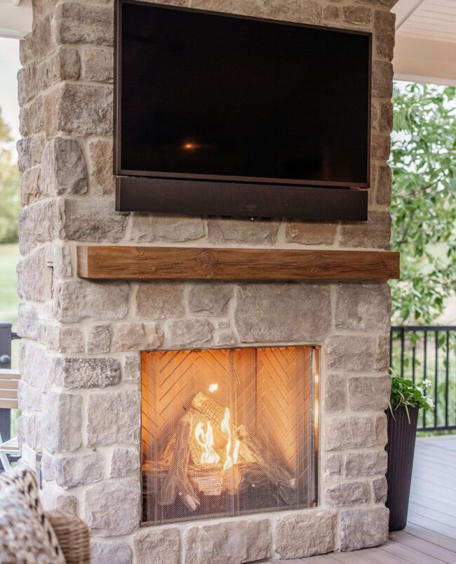 Modern vs. Traditional Fireplace Screens: Which Fits Your Home?